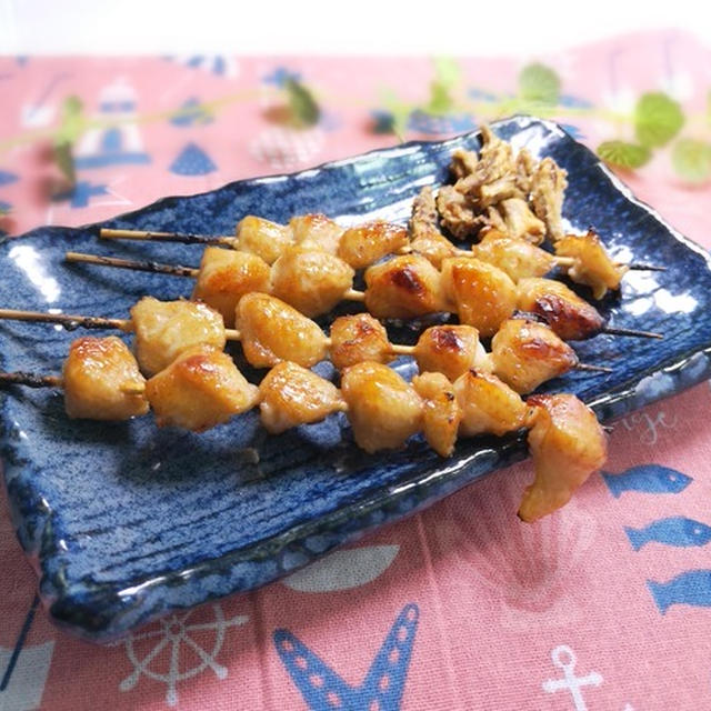 骨も食べちゃう♪ぼんじりの串焼き