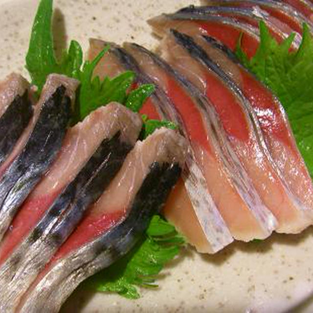 釣ってきた新鮮なサバで、しめ鯖