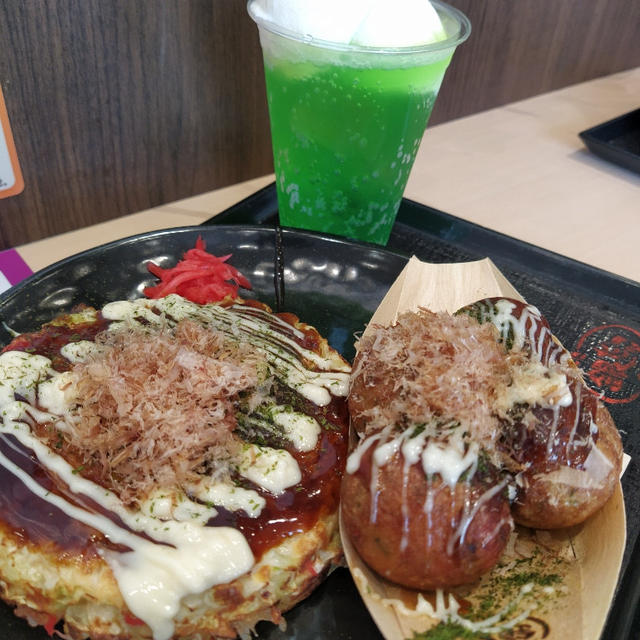 銀だこは…タコ焼きだけじゃないのだ