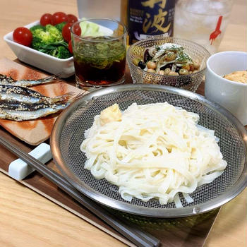 ざるきしめん　いわしの味醂干　の献立。