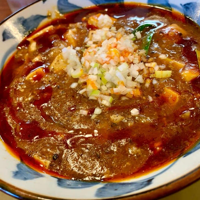 三宝亭の全トロ麻婆麺と鶏白湯チャーシューめん食べたよい。