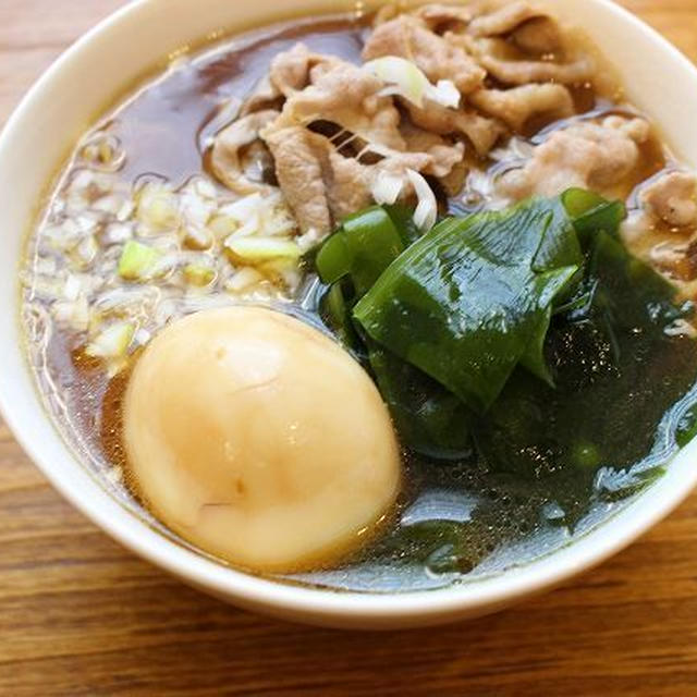 手作りラーメン　サラダ