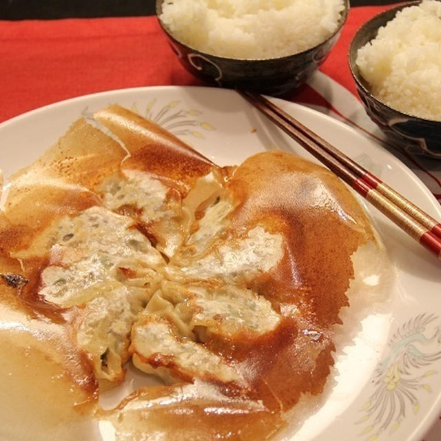 餃子のたねでアレンジ。