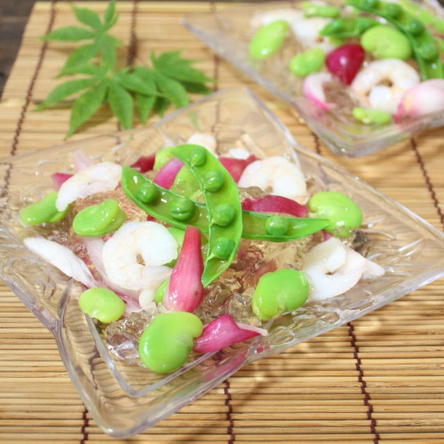 春の限定サラダ♪空豆と新玉ねぎの白だしジュレサラダ