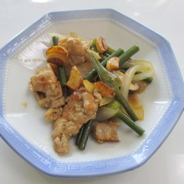 鶏ももとにんにくの芽の旨辛いため★★★