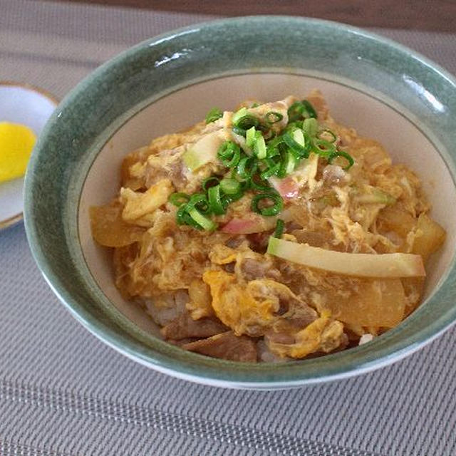久しぶりに主人に作ったランチ用の豚玉丼