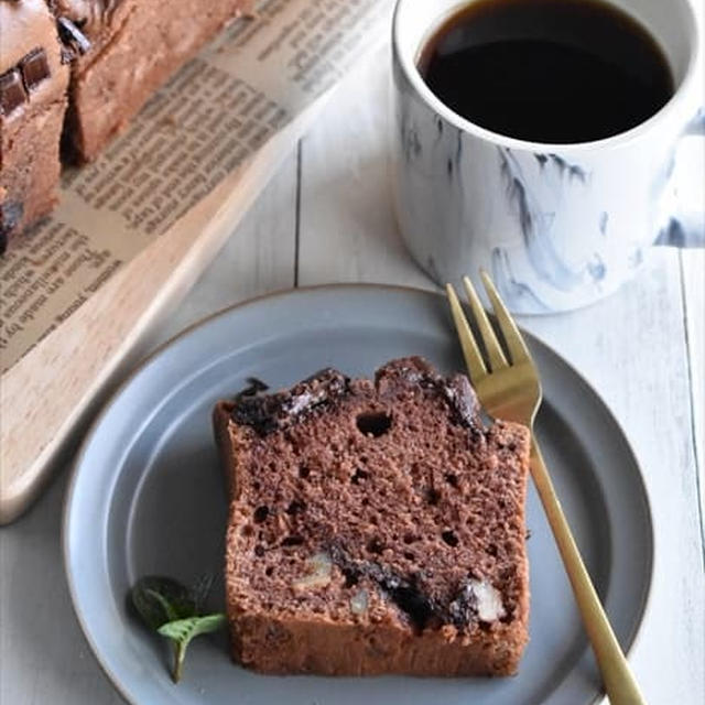 バター不要！ホットケーキミックスで簡単！クルミとチョコのパウンドケーキ