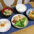 れんこんのはさみ焼きと鶏ミンチ入り厚揚げのおろしだれがけでうちごはん（レシピ付）