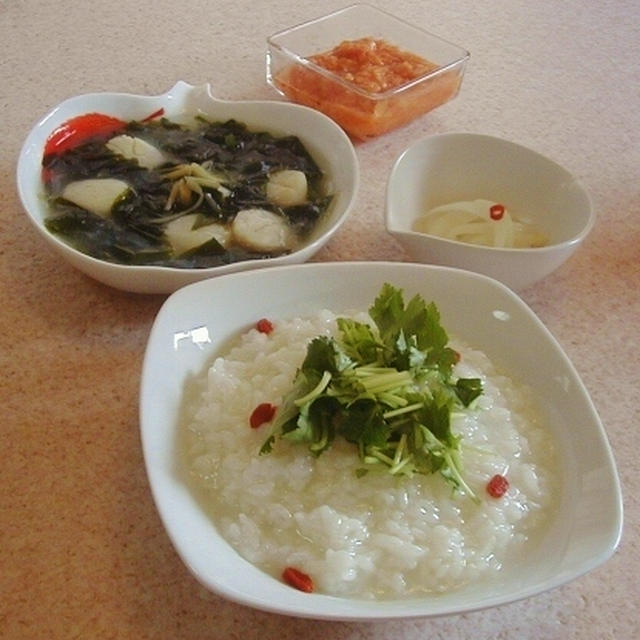 中華粥と貝柱と若芽の生姜餡かけ