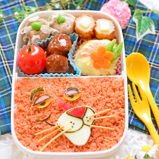 キャラ弁 鮭フレークのピンクパンサー弁当 By みほちんさん レシピブログ 料理ブログのレシピ満載