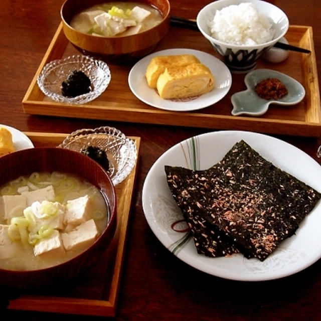 美味しい海苔とお茶の佃煮と・・休日朝ごはん♪