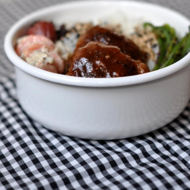 蓮根バーグ弁当。
