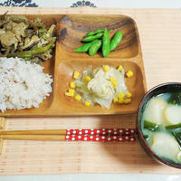 ◇鶏むね肉と玉ねぎ・コーンのチーズドレッシング煮