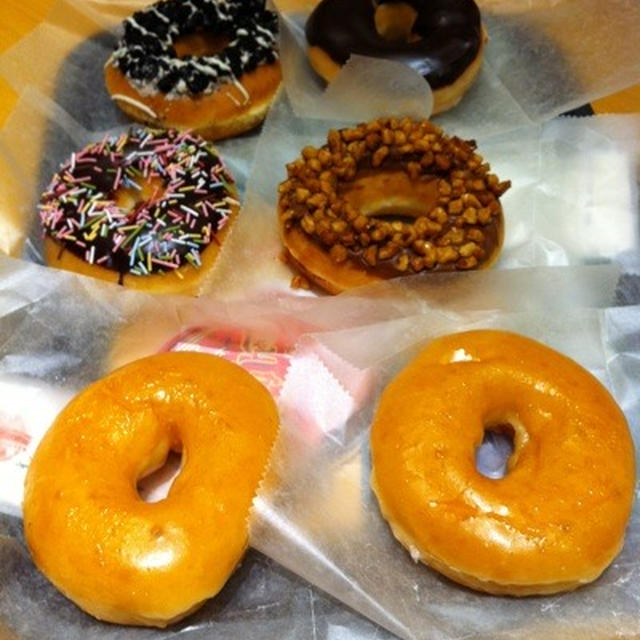 Krispy Kreme DOUGHNUTS