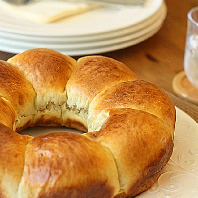 Fluffy Vanilla Soy Milk Ring Bread with Pancake Mix