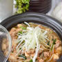 家計に優しいボリュームおかず｜レンジで簡単！鶏肉ともやしのピリ辛蒸し