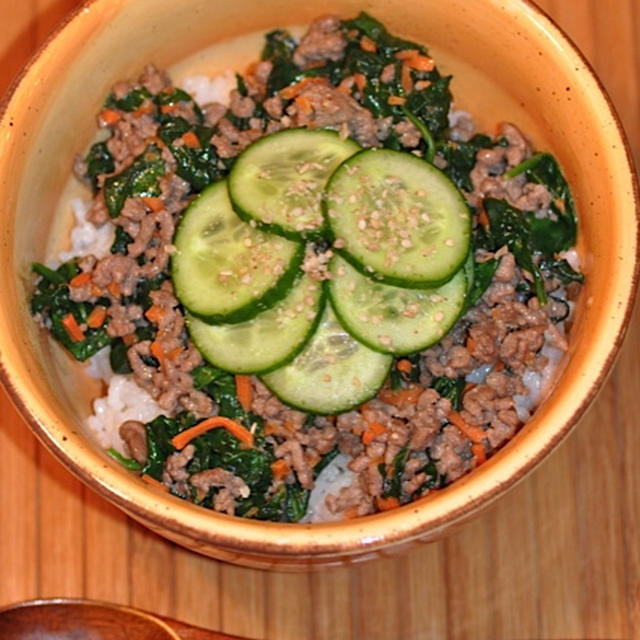 ほうれん草の甘辛マーボー丼