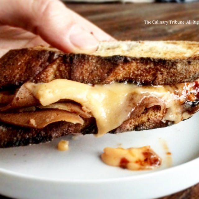 Cheesy Roast Beef Sandwichとろけるチーズローストビーフホットサンド