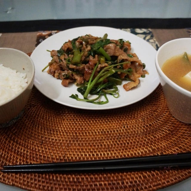 豚と空芯菜のテリヤキ！＆スナップエンドウと豆腐の味噌汁！