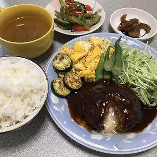 チーズ入りハンバーグ