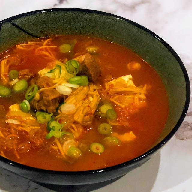 凝り性の韓国料理：温かいキムチチゲでオーストラリアの冬を乗り切る
