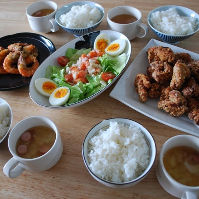 今日のお昼ご飯～は、唐揚げなど！