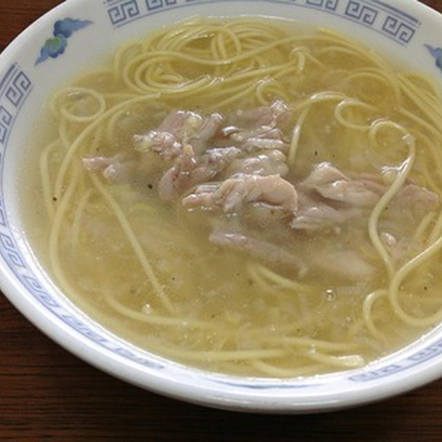 昼ごはんに「鶏ネギ塩ラーメン」