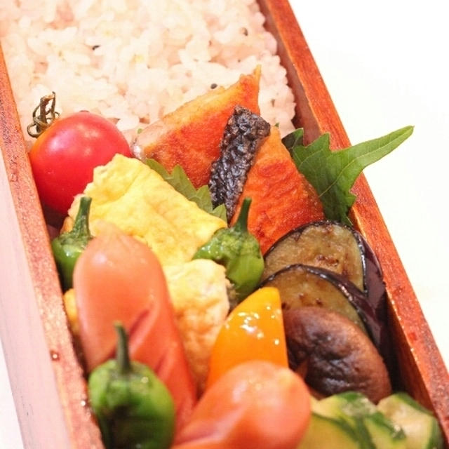 カフェ弁☆鮭弁当（簡略レシピ）新米の日は…