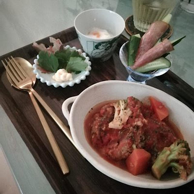 ライン電話でお豆腐煮込みハンバーグ。冷凍卵で温泉卵。運動メモ。