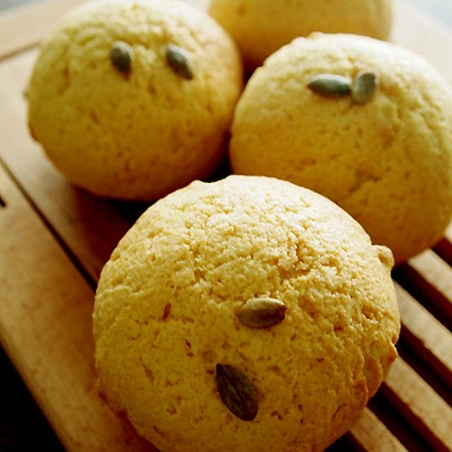だいぶ不細工・・かぼちゃパン＆元気だにゃお♪