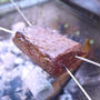 キャンプ飯　　牛肉ブロックを炭火でじっくり焼くとローストビーフが出来る編