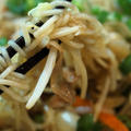 ■昼麺【肉野菜炒めと茹でうどんで　焼きそば風焼うどんです♪】