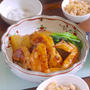 お肉だけ濃い味付けに「手羽先煮」