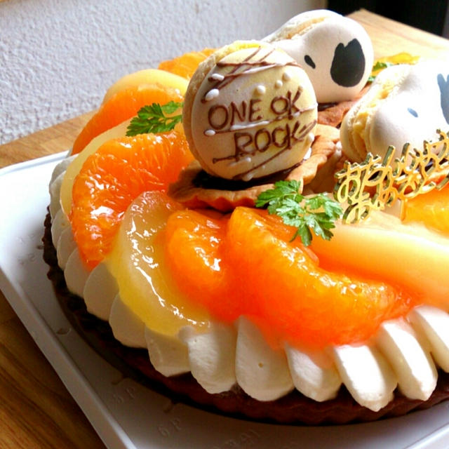 ケーキ４つ。マカロンタワー♪