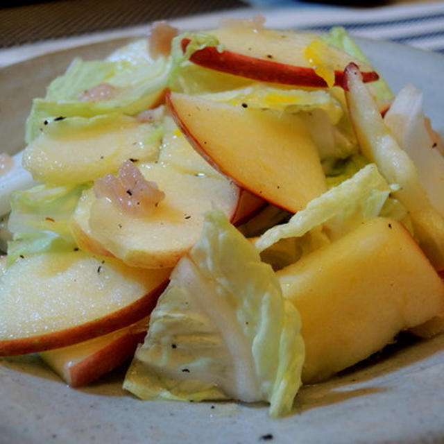 鍋料理で残った白菜を使って☆白菜とリンゴと柚子のサラダ♡
