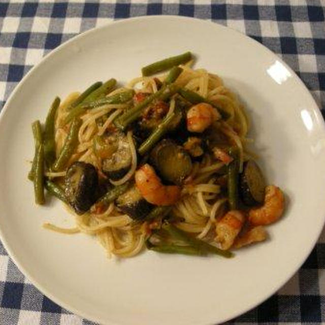 エビとナスのトマトソースパスタ