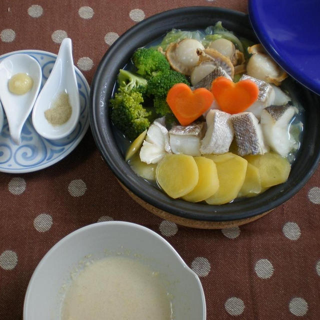 タラと冬野菜の蒸し鍋ホワイトペパーでピリリ洋風タレ