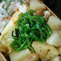 鮭の混ぜご飯とジャーマンポテト弁当