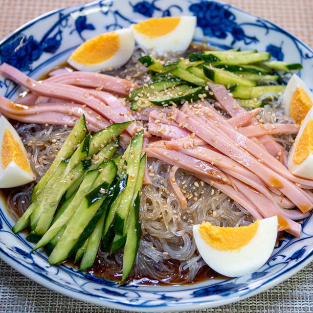 ざぶざぶ食べる「シンプル春雨サラダ」&「この時期になると思うこと」そして焼き餃子