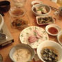 湯どうふ、ぶりさし、鯛煮付け、バイガイ煮、しじみ味噌汁、カボチャのそぼろ煮