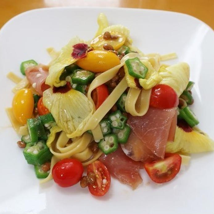 一度食べたらやみつき！花オクラの特徴とおすすめの食べ方の画像