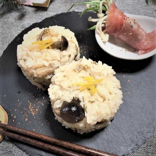 簡単☆炊飯器で♫しめじときざみ昆布の炊き込みご飯