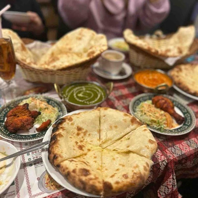 カレーとチーズナーン