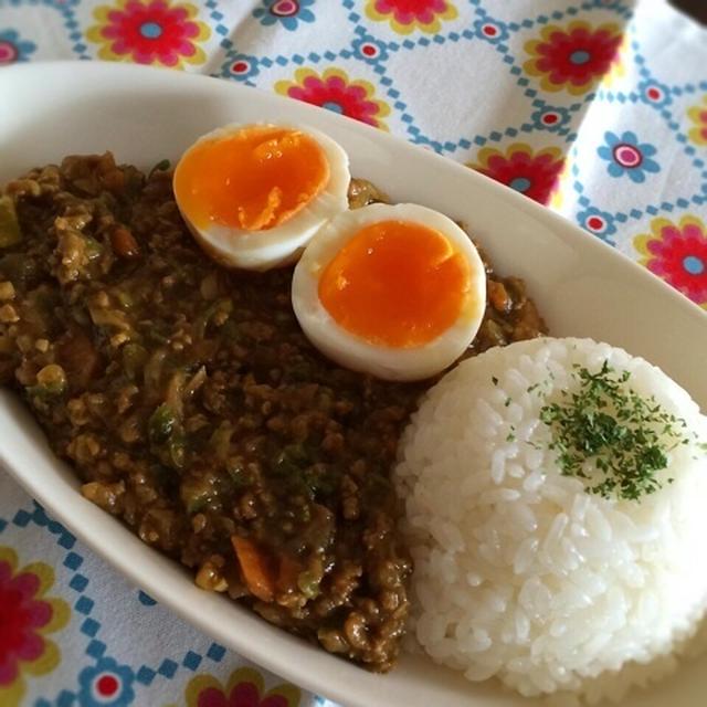 キーマカレーとエッグタイマー