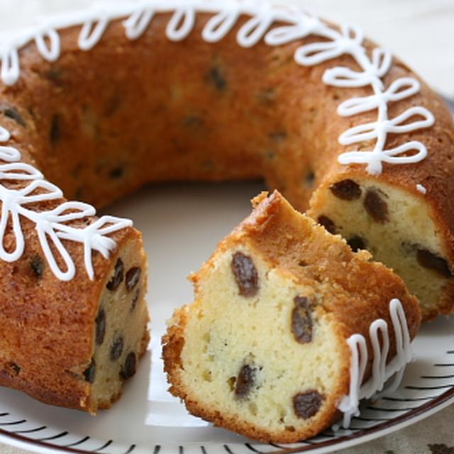 ラムレーズンとサワークリームのリングケーキ