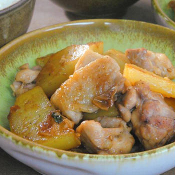 にんにく風味☆鶏もも肉とジャガイモの炒め煮