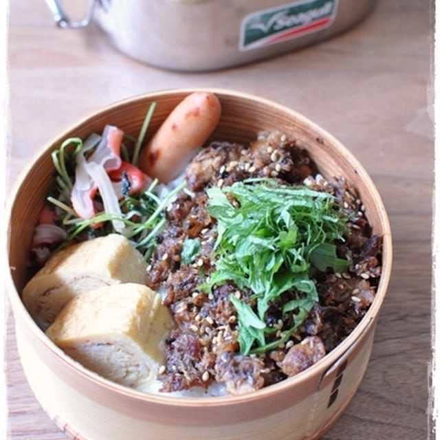 【鯖そぼろ丼弁当】