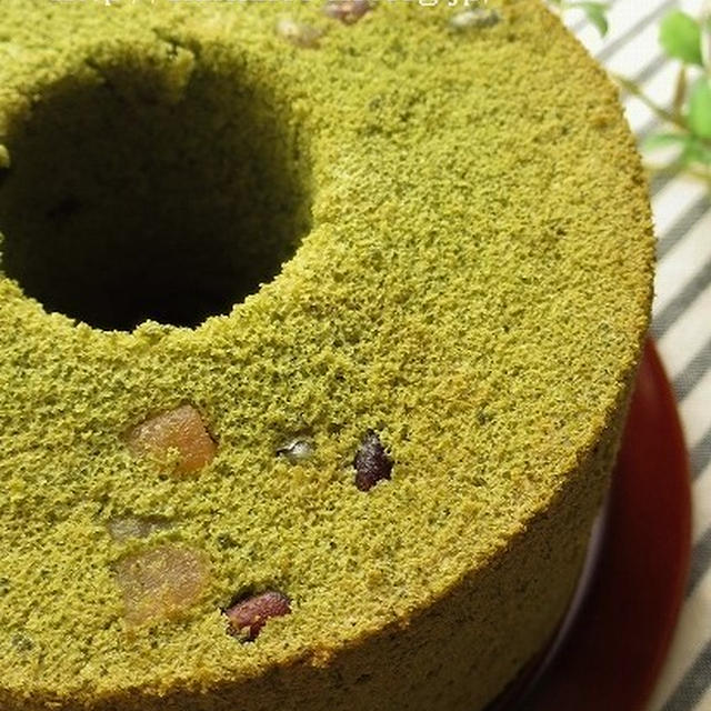 抹茶のシフォンケーキ甘納豆入り
