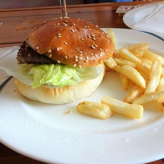 飛鳥Ⅱ★ランチとビンゴとハンバーガー★【夏の横浜・神戸ゆったりワンナイトクルーズ】