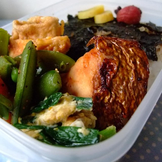 スナップえんどうとむき海老の中華風炒めお弁当。
